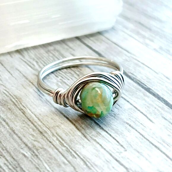 Dainty Green Shell Beaded Ring, Stackable Seashell Wire Ring, Size 4.5 - Picture 1 of 3